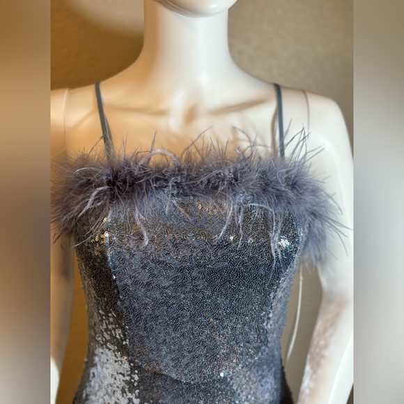 🥳♥️ Honey and Rosie Junior’s Silver Grey Feather Trim Sequin Mini Dress - Picture 5 of 8